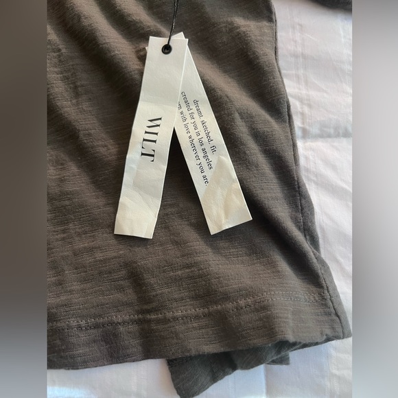 NWT Wilt Shifted Hem Cotton Long Sleeve with Open Back in Mushroom - Picture 7 of 7